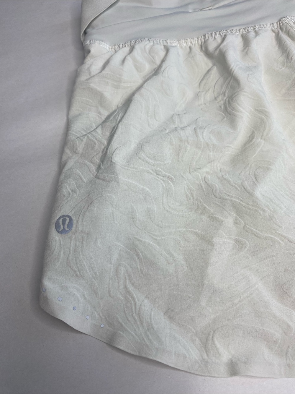 Lululemon Fast and Free High-Rise Short 2" Airflow Emboss Size 4 Running - Picture 5 of 8